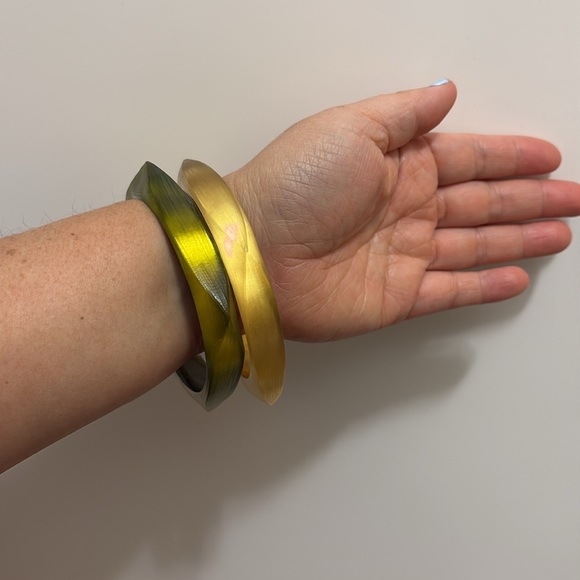 Alexis Bittar iridescent gold and green rounded bangles - Picture 2 of 5